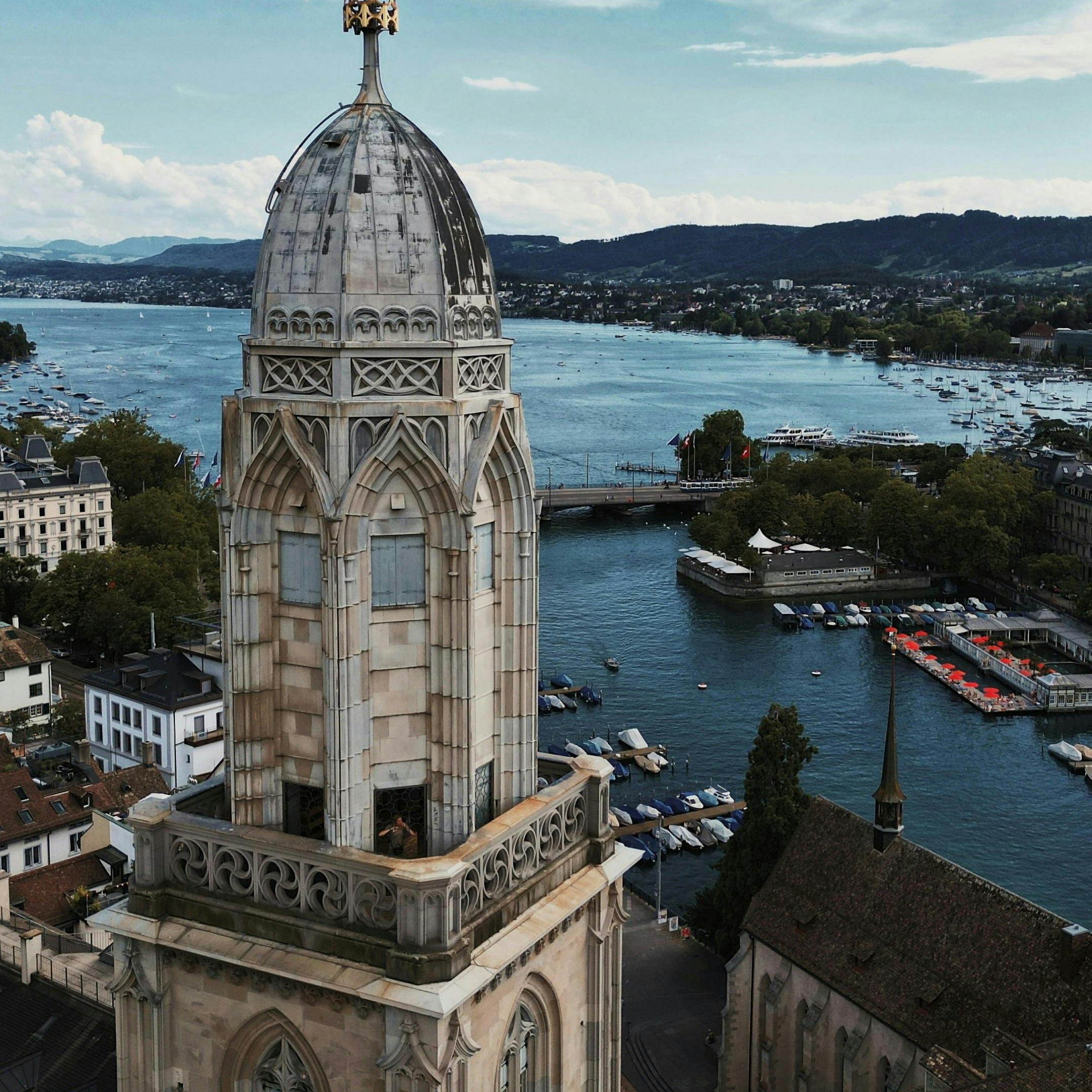 Zürich skyline and lake